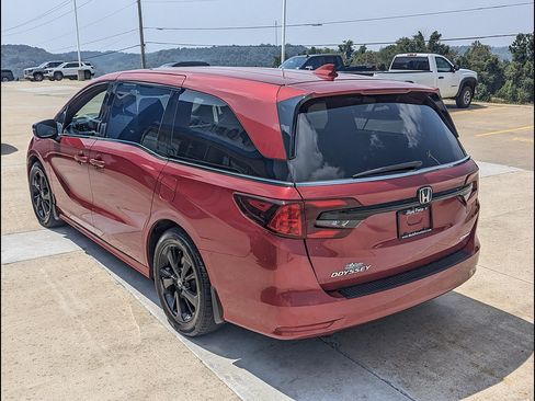 Used 2024 Honda Odyssey Sport image 8