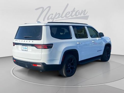 Used 2023 Jeep Wagoneer 2WD image 6