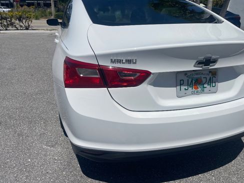 Used 2017 Chevrolet Malibu Hybrid FWD image 40