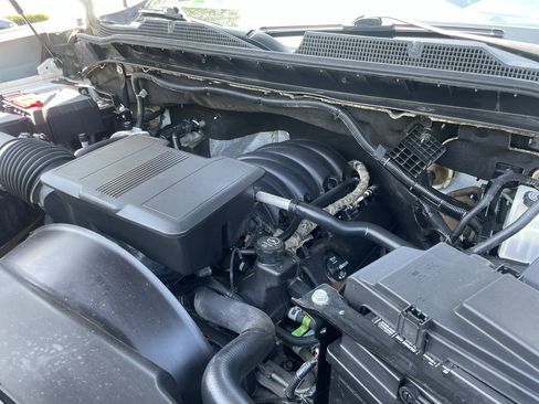 Used 2022 Chevrolet Silverado 2500 Custom w/ Custom Value Package AWD/4WD image 19