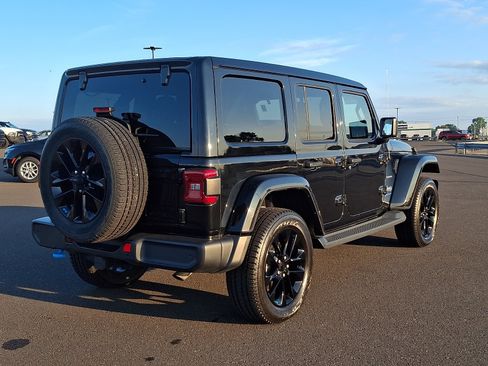 Certified 2023 Jeep Wrangler Unlimited Sahara w/ Cold Weather Group AWD/4WD image 6