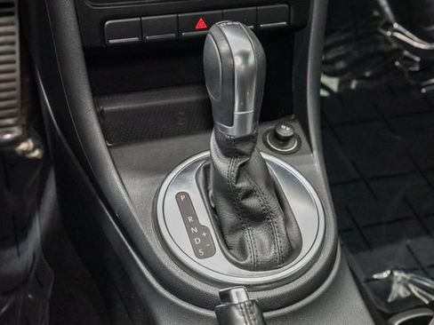 Used 2015 Volkswagen Beetle R-Line FWD image 21