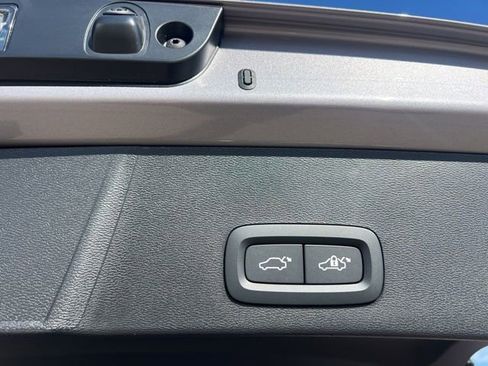 New 2026 Volvo XC40 B4 Core FWD image 28