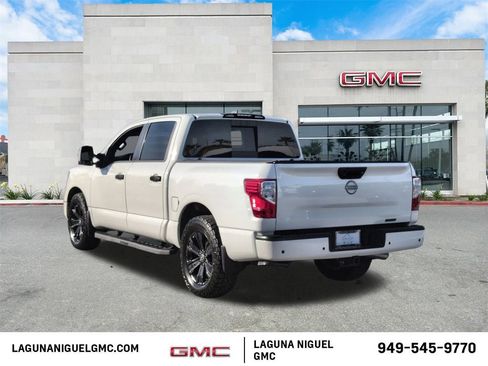 Used 2024 Nissan Titan SV w/ SV Convenience Package image 5