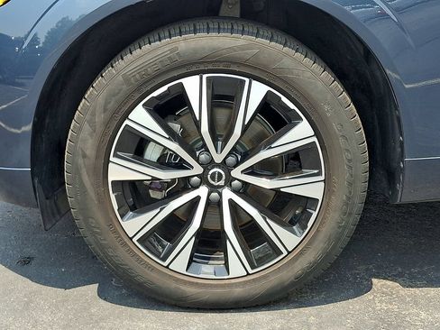 Used 2023 Volvo XC60 B5 Core AWD/4WD image 8