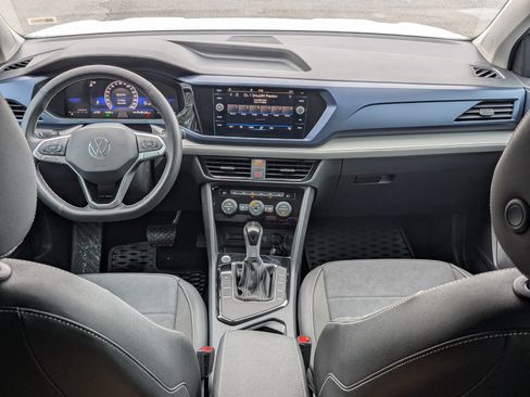 Used 2024 Volkswagen Taos SE image 22