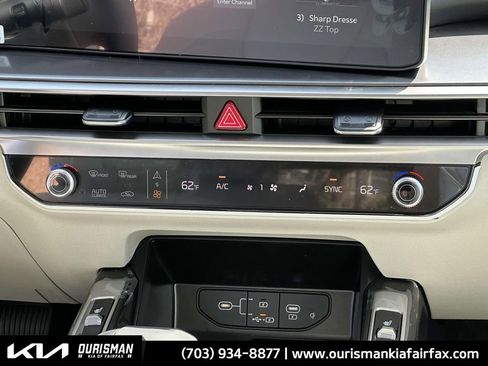 New 2025 Kia Sorento EX image 11