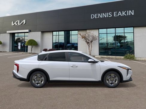 New 2026 Kia K4 LX image 7