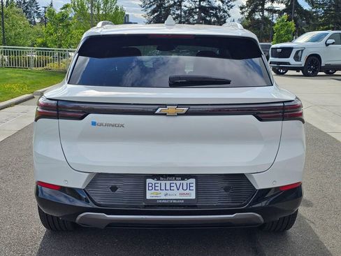 Used 2025 Chevrolet Equinox EV LT w/ Convenience Package FWD image 4
