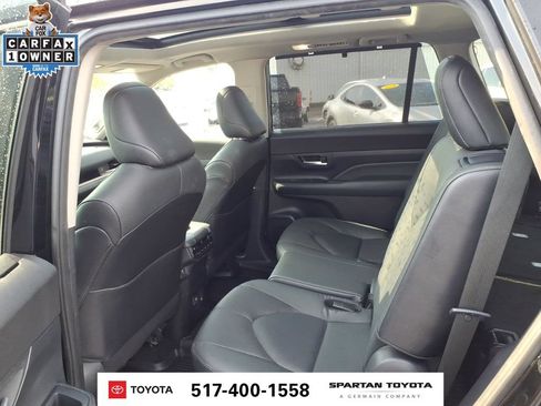 Used 2024 Toyota Grand Highlander AWD Hybrid image 11