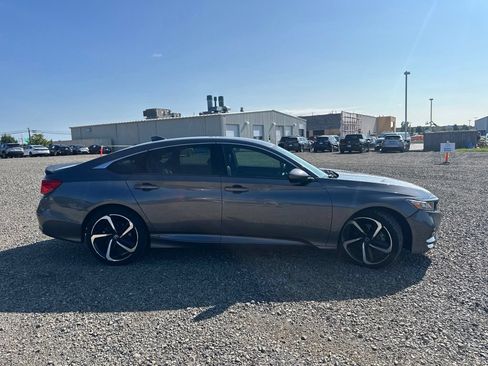 Used 2018 Honda Accord Sport image 11