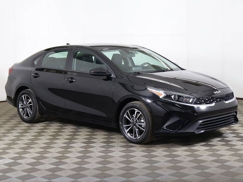 Used 2024 Kia Forte LXS image 2