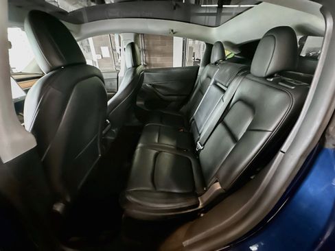 Used 2021 Tesla Model Y Long Range AWD/4WD image 28