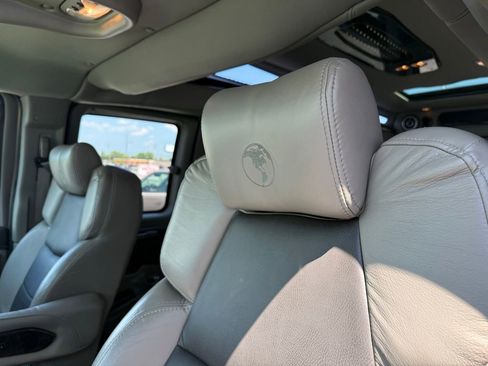 Used 2020 GMC Savana 2500 Extended w/ Enhanced Convenience Package image 18