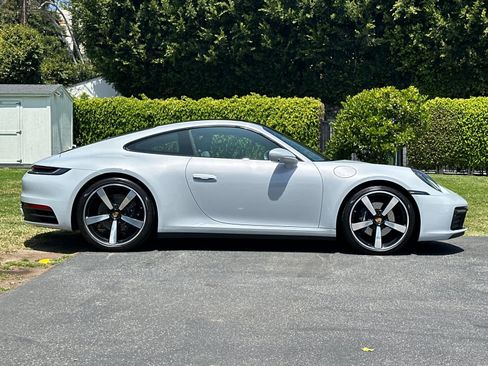 Certified 2024 Porsche 911 Carrera RWD image 8