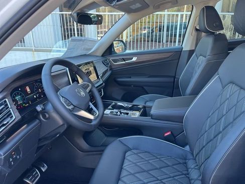 New 2026 Volkswagen Atlas SEL Premium R-Line image 7