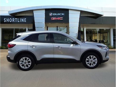 Used 2024 Ford Escape Active AWD/4WD image 2
