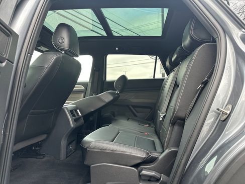 Used 2023 Volkswagen Atlas Cross Sport SE image 13