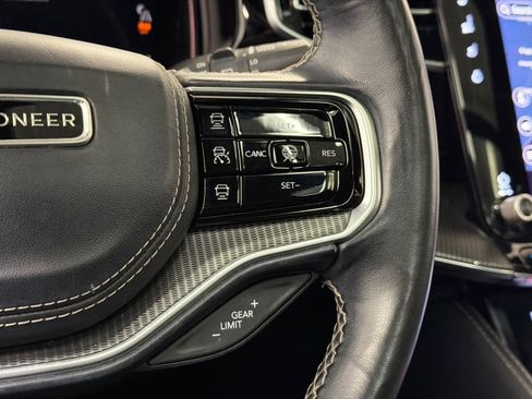 Used 2022 Jeep Grand Wagoneer Series II image 24