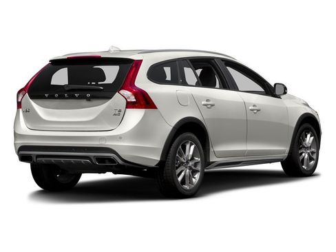 Used 2016 Volvo V60 T5 Cross Country AWD/4WD image 2