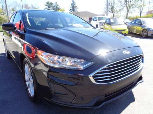 Used 2020 Ford Fusion SE FWD image 18