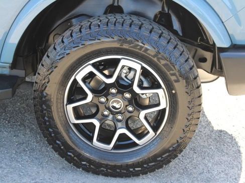 Used 2023 Ford Bronco Outer Banks AWD/4WD image 7