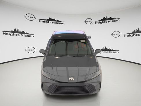 Used 2025 Toyota Camry LE w/ Convenience Package image 9