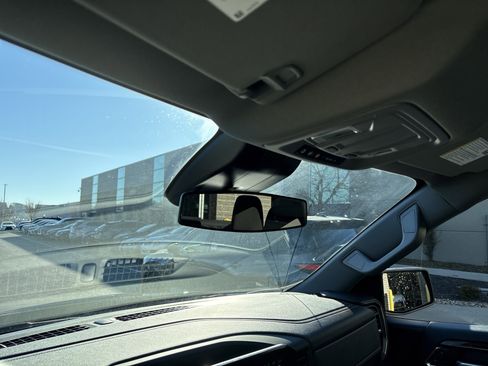 Used 2025 Chevrolet Silverado 1500 LT image 27