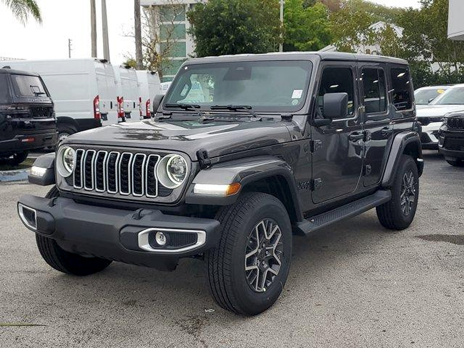 New 2026 Jeep Wrangler Unlimited Sahara w/ Technology Group AWD/4WD image 2