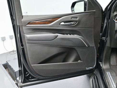 Certified 2023 Cadillac Escalade ESV Premium Luxury image 13