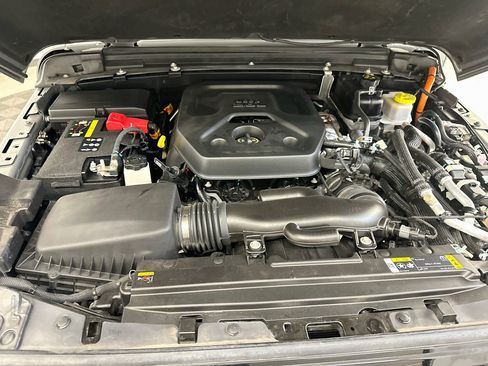 Used 2023 Jeep Wrangler Unlimited w/ 8.4" Radio Group AWD/4WD image 34