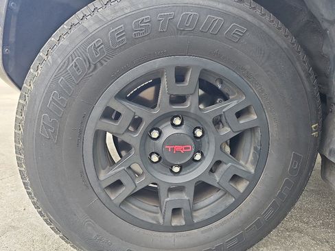 Used 2023 Toyota 4Runner TRD Off-Road Premium w/ Moonroof Package AWD/4WD image 5