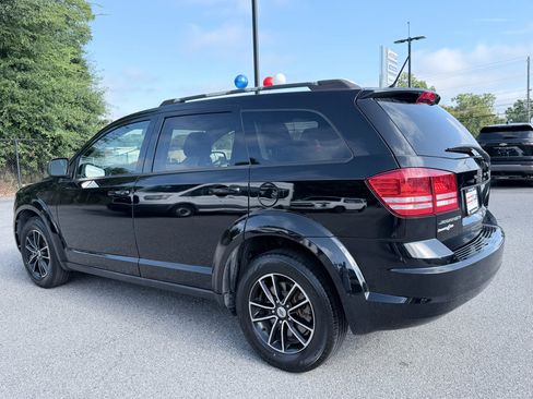 Used 2018 Dodge Journey SE w/ Blacktop Package FWD image 7