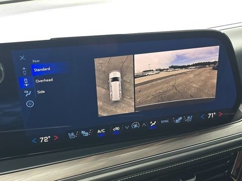 Used 2026 Chevrolet Suburban Premier AWD/4WD image 35
