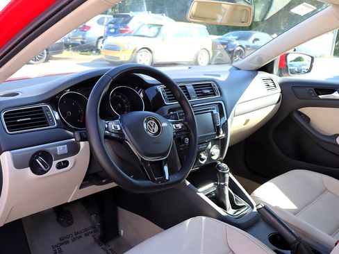 Used 2015 Volkswagen Jetta TDI SE FWD image 16