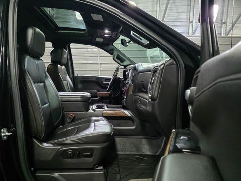 Used 2019 Chevrolet Silverado 1500 High Country w/ Technology Package AWD/4WD image 16