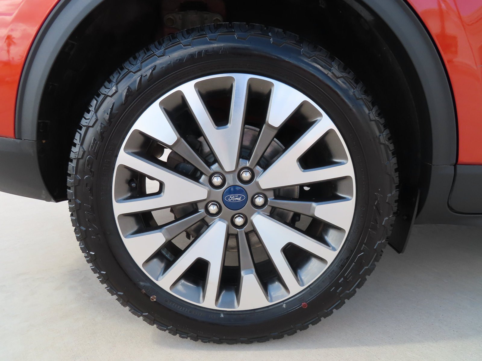 Used 2020 Ford Escape Titanium AWD/4WD image 10
