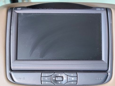 Used 2015 Nissan Armada Platinum w/ 2nd Row Captain Seat Package image 35