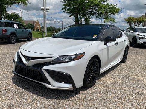 Used 2024 Toyota Camry XSE w/ Navigation Package FWD image 4