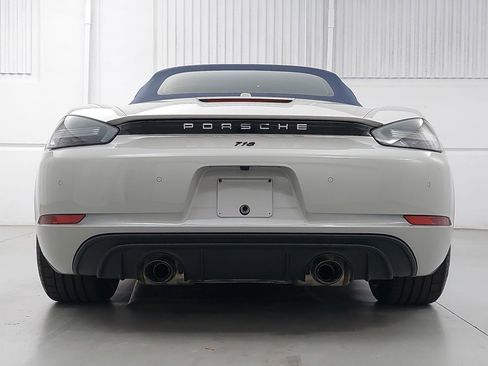 Certified 2025 Porsche 718 Boxster GTS RWD image 6