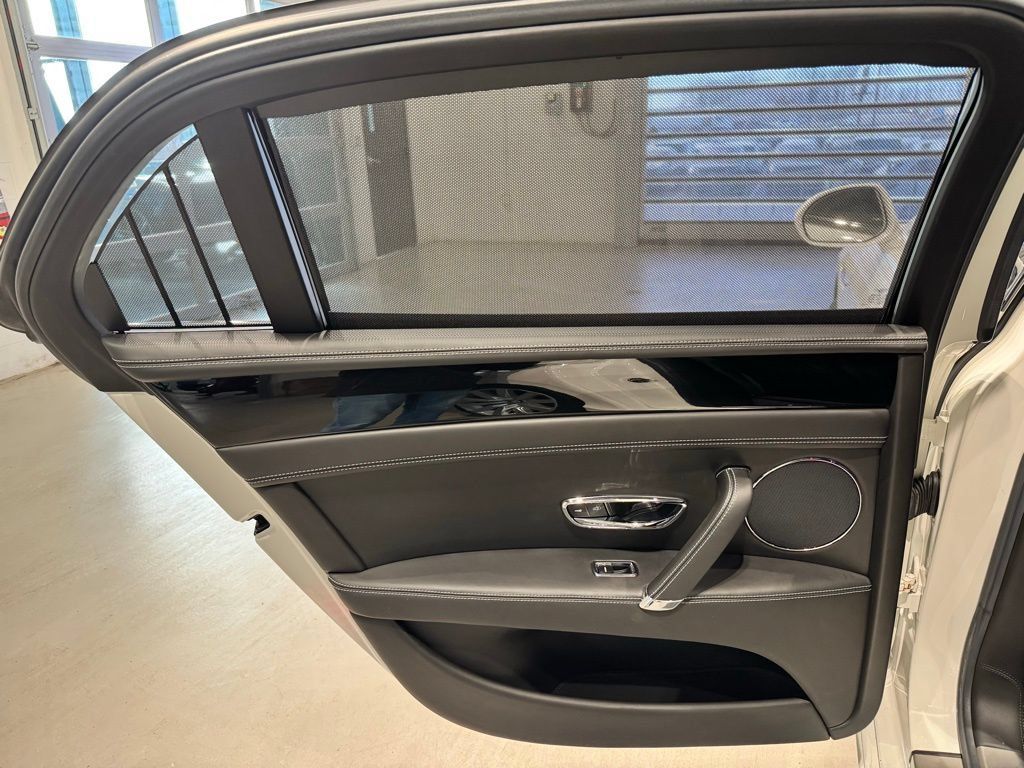 Used 2018 Bentley Flying Spur V8 AWD/4WD image 33