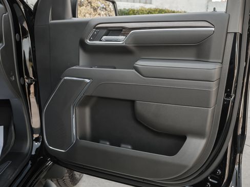 New 2026 Chevrolet Silverado 1500 LT Trail Boss w/ LPO, Dark Essentials Package image 39