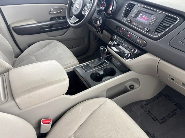 Used 2015 Kia Sedona LX w/ LX Convenience Package FWD image 23
