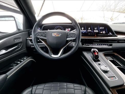 Used 2024 Cadillac Escalade Sport Platinum w/ LPO, ONYX Package image 5