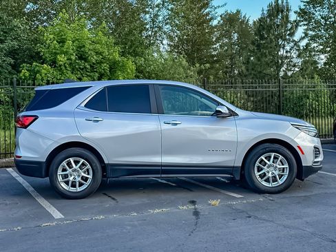 Used 2022 Chevrolet Equinox LT FWD image 3