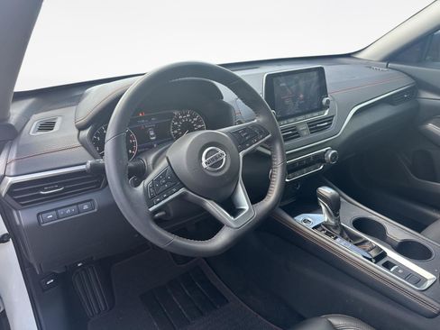 Used 2022 Nissan Altima 2.5 SR AWD/4WD image 11