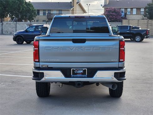 Used 2025 Chevrolet Silverado 2500 LTZ w/ LTZ Convenience Package AWD/4WD image 13