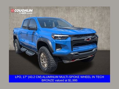 Used 2025 Chevrolet Colorado ZR2 w/ Technology Package AWD/4WD image 1