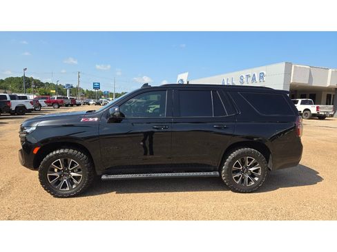 Used 2022 Chevrolet Tahoe Z71 w/ Z71 Off-Road Package AWD/4WD image 2