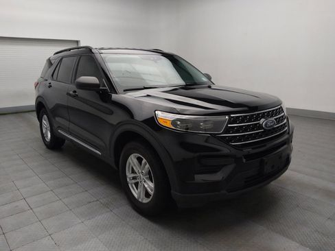 Used 2023 Ford Explorer XLT image 13